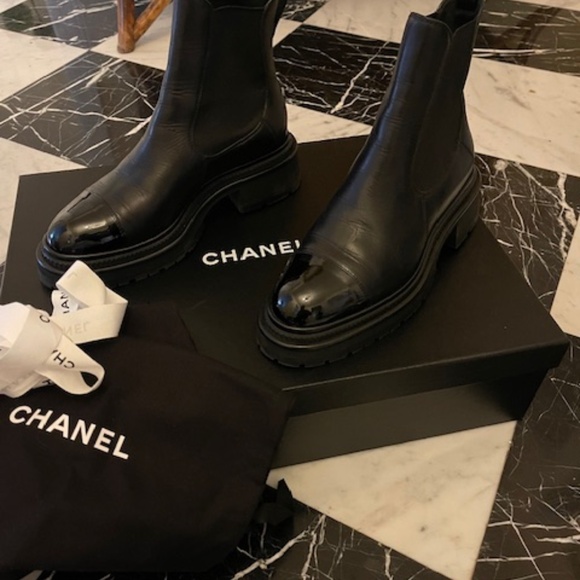 Chanel Calfskin Patent Cap Toe Ankle Boots 38 Black - Picture 3 of 16